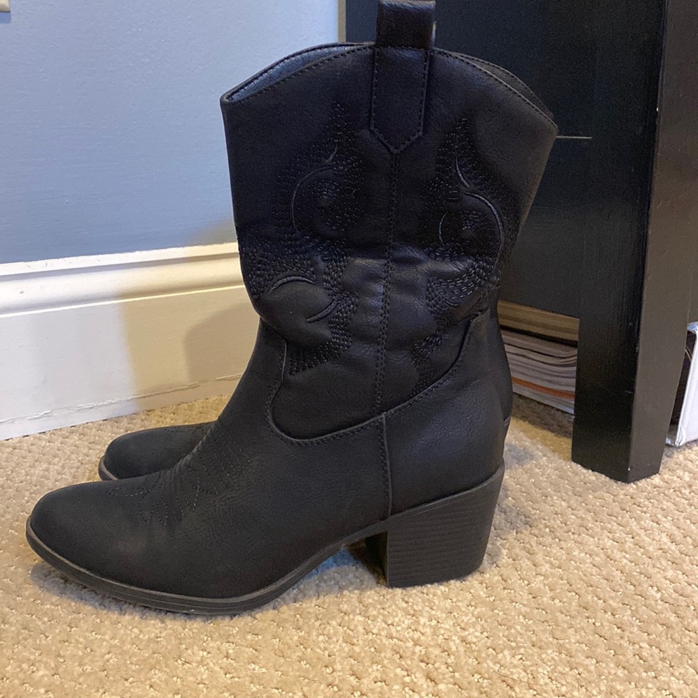 Black Cowgirl Boots